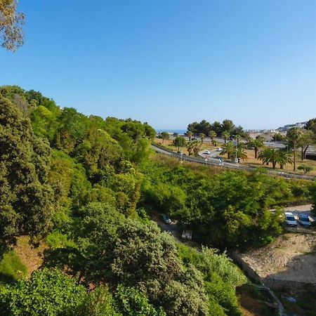 Villa Laetitia - Appt De Charme Avec Parking - Nice Nord Buitenkant foto