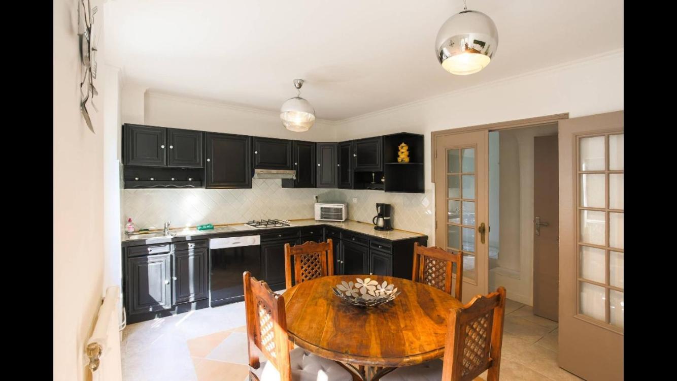 Villa Laetitia - Appt De Charme Avec Parking - Nice Nord Buitenkant foto