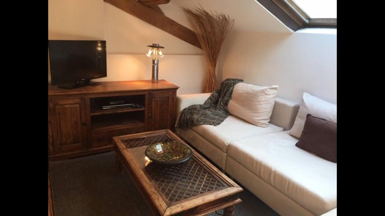 Villa Laetitia - Appt De Charme Avec Parking - Nice Nord Buitenkant foto